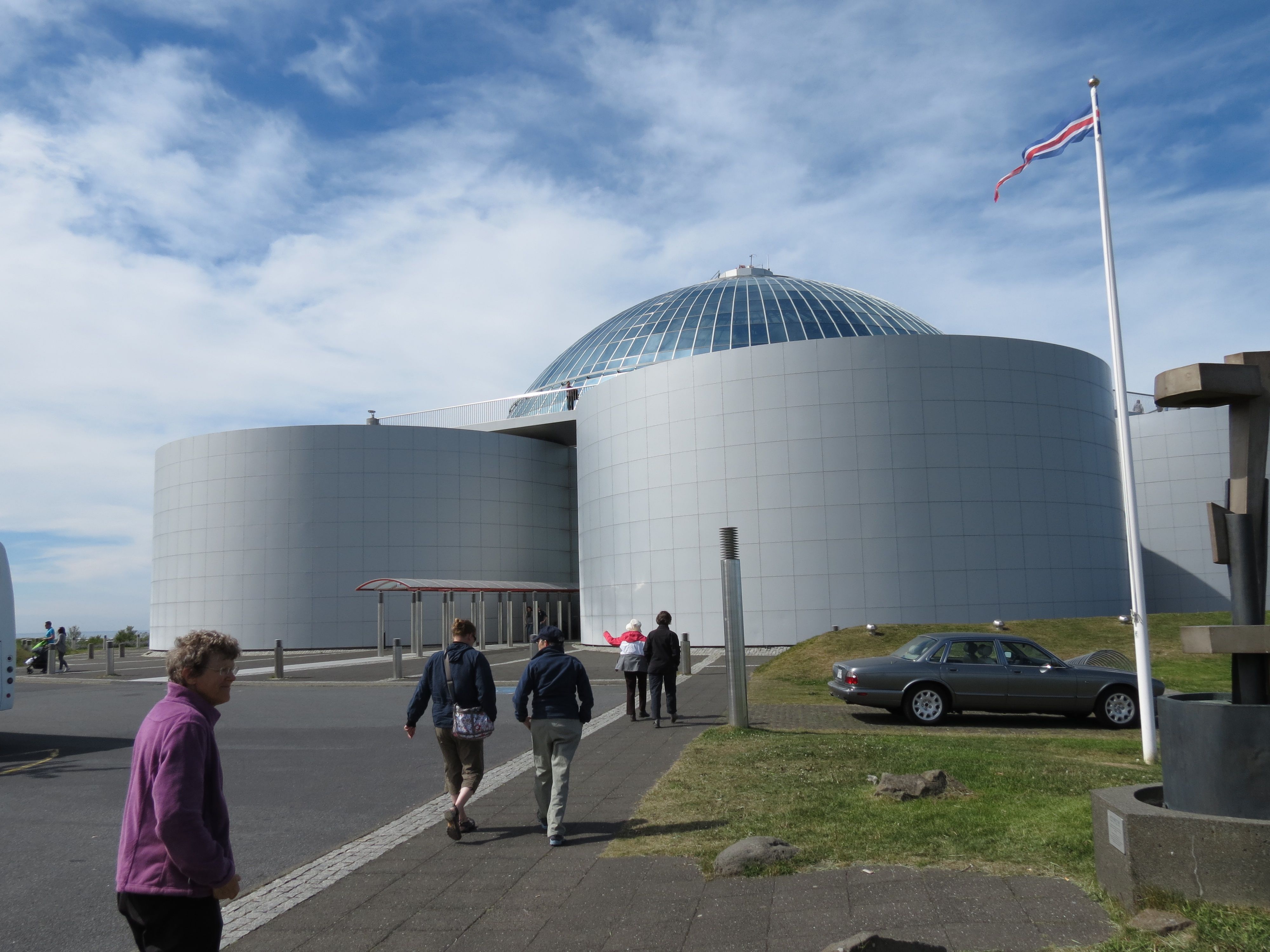 The Pearl, hot water storage